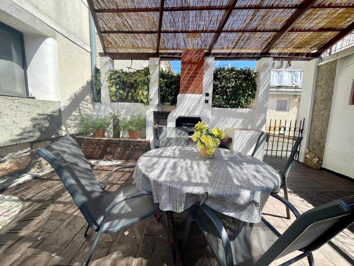 Apartment Mila With Jacuzzi Spa Pola Esterno foto
